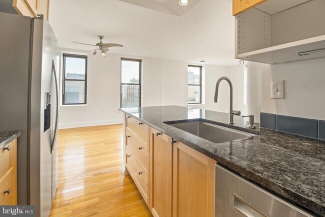 Building Photo - 1325 13th St NW