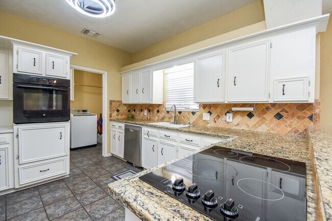 Building Photo - 1814 Corral Dr