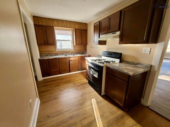 Building Photo - 1517 Blonde St