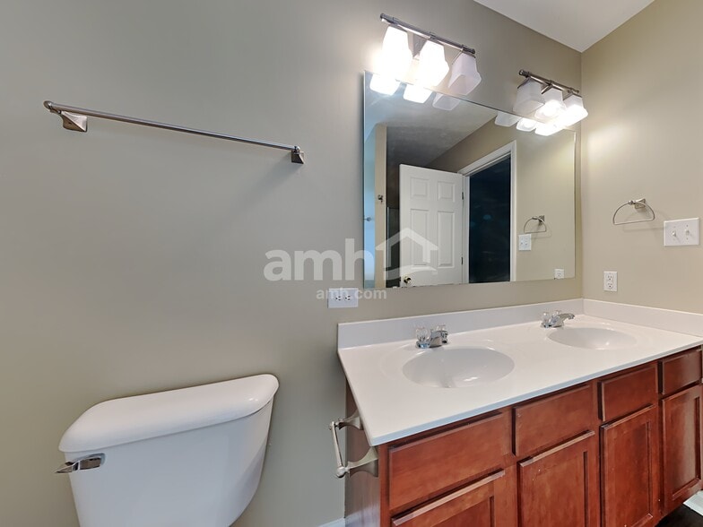 Building Photo - 1351 Blue Ridge Ln