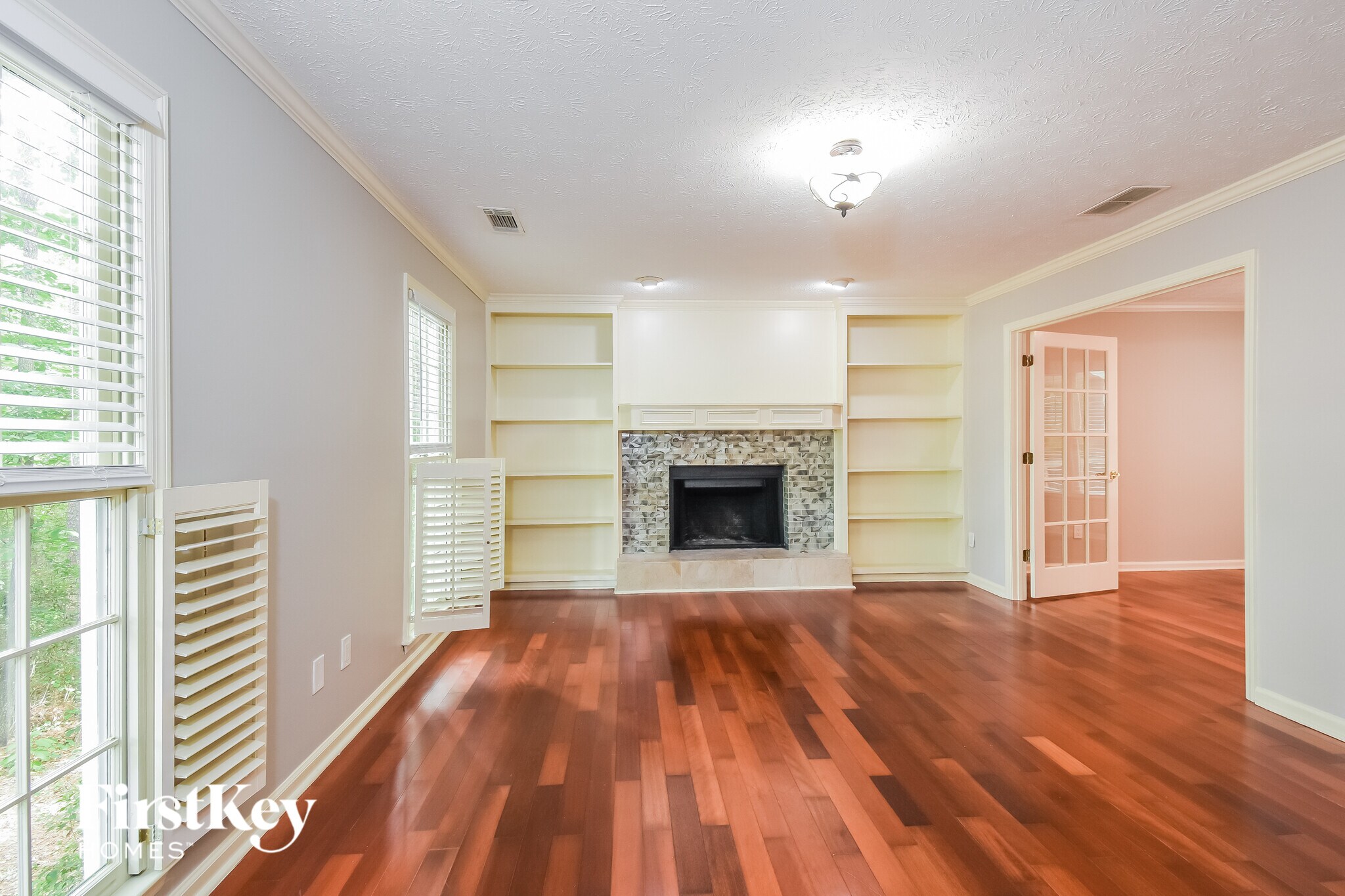 Building Photo - 1214 Hollytree Ct