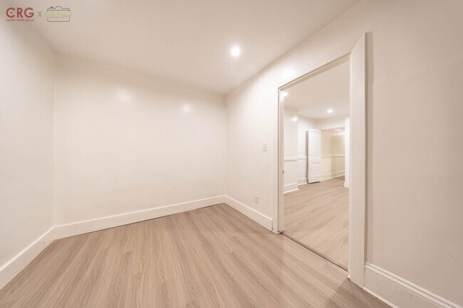 Building Photo - 1726 Beacon St