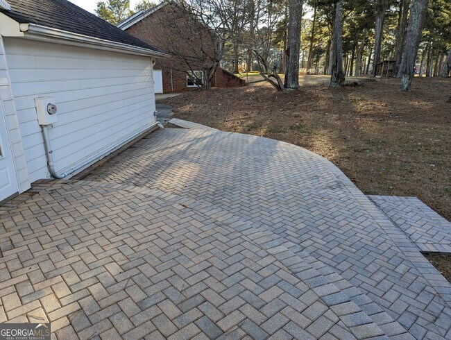 Building Photo - 153 Craig Wood Way