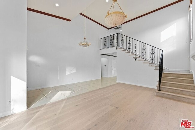 Building Photo - 15123 Greenleaf St