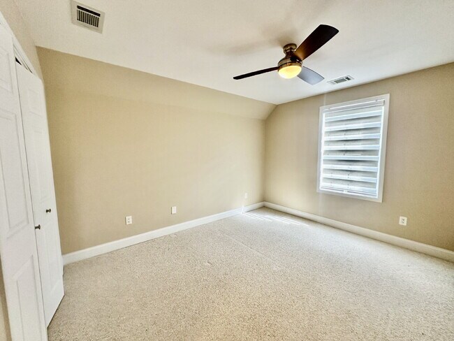 Building Photo - Charming Two Bedroom Home in Pinecrest!
