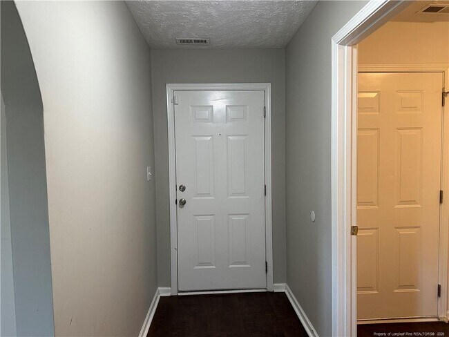 Building Photo - 112 Harvest Ln