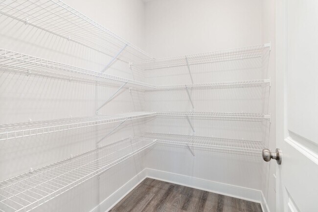 Building Photo - 10 Seover Wy