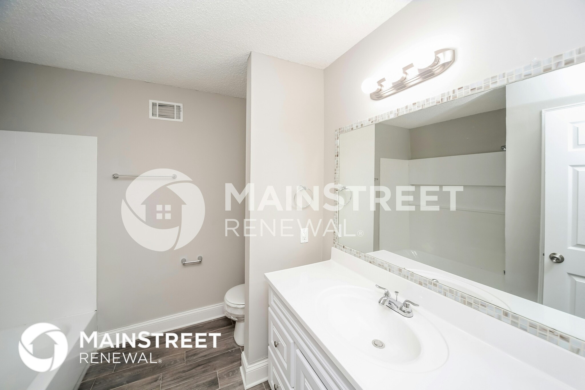 Building Photo - 7081 Thornwood Cove