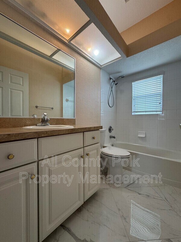 Building Photo - 2948 Vintage View Cir