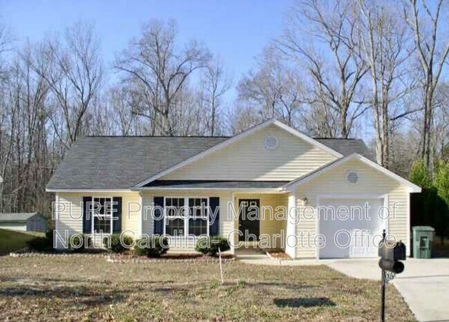 Building Photo - 3385 Hunting Wood Ct