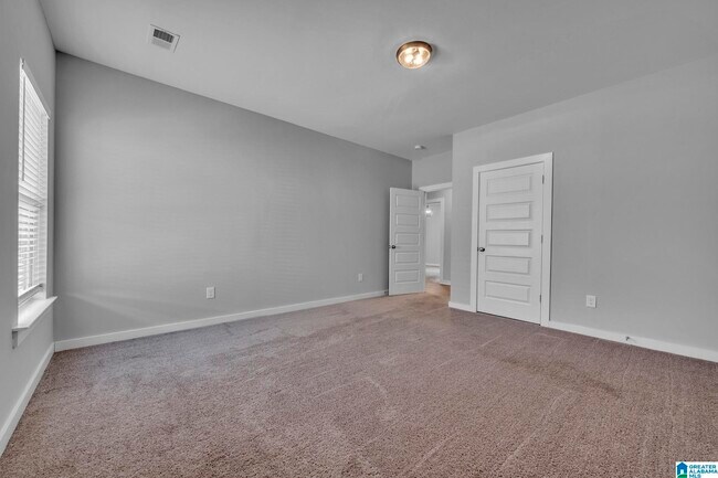 Building Photo - 559 Troubadour Ln