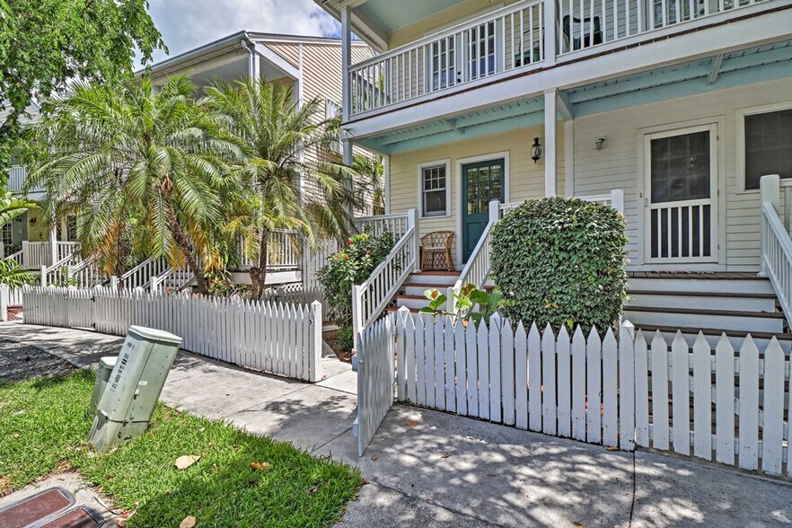 Building Photo - 169 Golf Club Dr