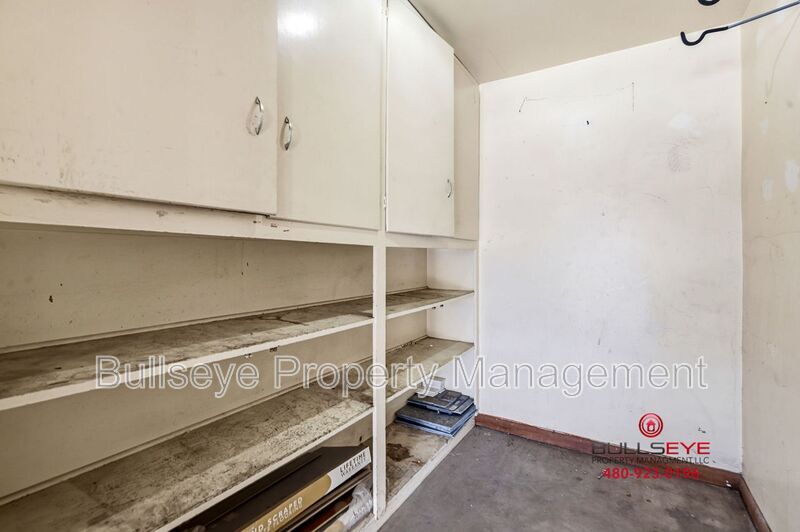 Building Photo - 1617 W Flower Cir N