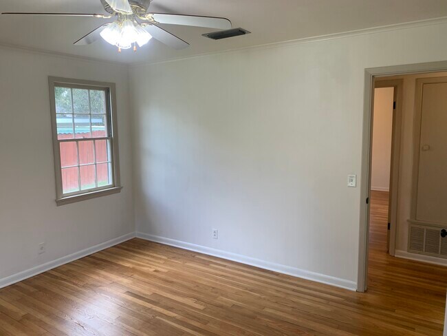 Building Photo - 719 Dodd Dr