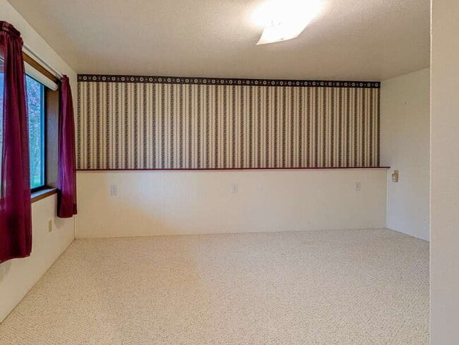 Building Photo - 4304 83rd Ave NE