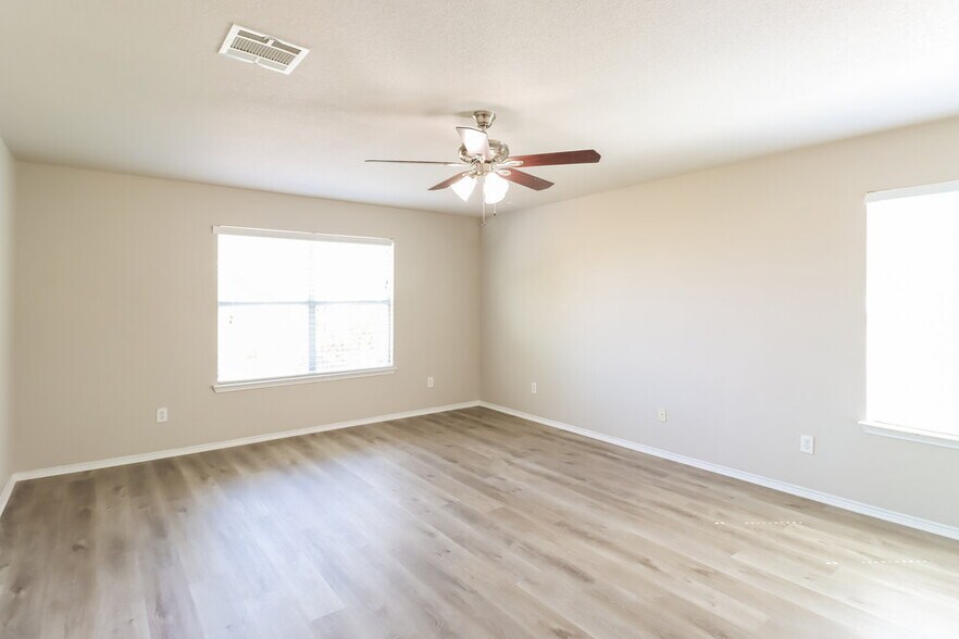 Building Photo - 8536 Hawkview Dr