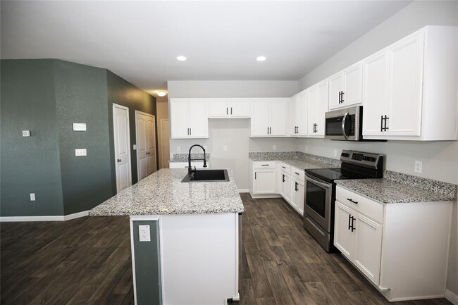 Building Photo - 325 Old Glory Trail