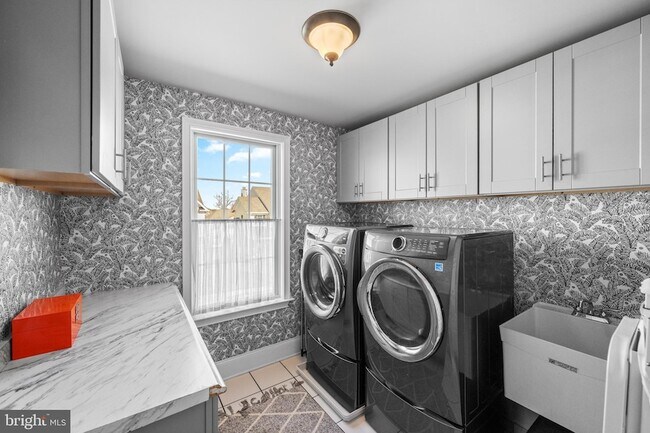 Building Photo - 407 Berlo Ln