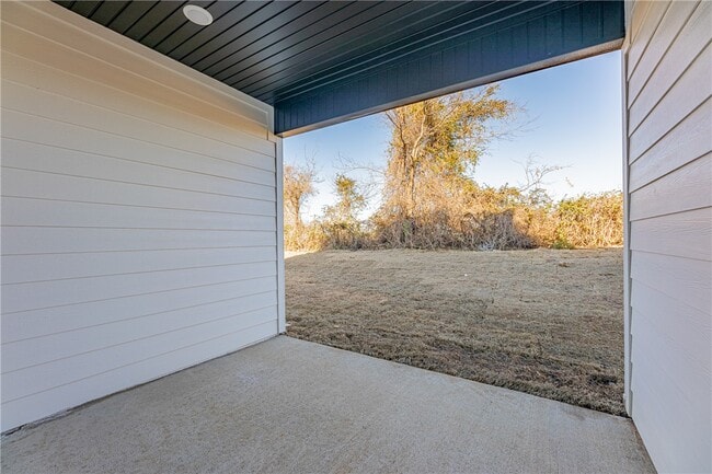 Building Photo - 1406 SW Casuarina Dr