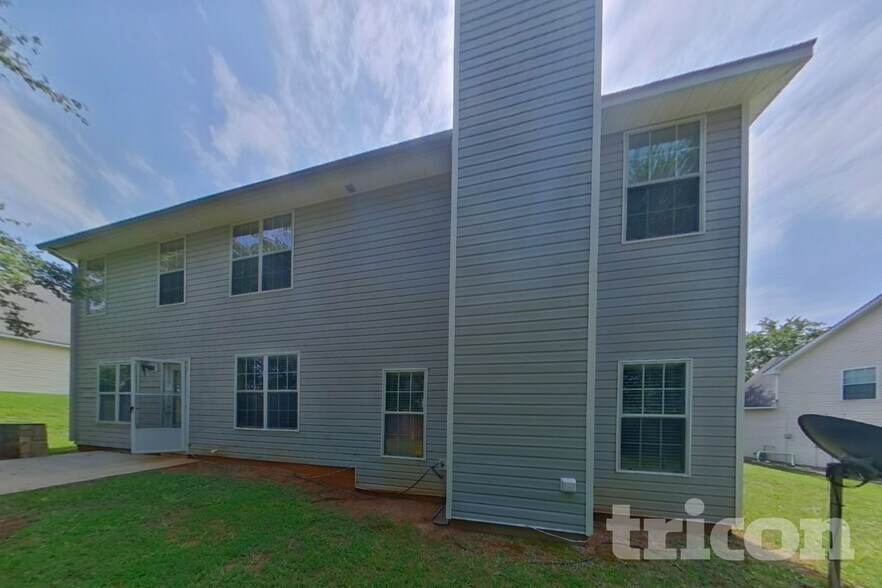Building Photo - 552 Howell Dr