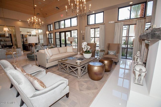 Building Photo - 7100 E Lincoln Dr