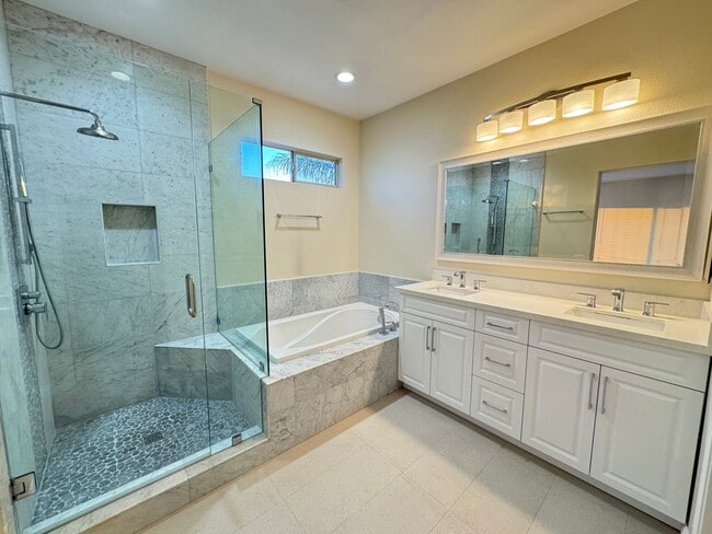 Building Photo - Immaculate 3Bd/2.5Ba Home in Foothill Ranch w/Community Pool, Water Softener and Amazing Location!