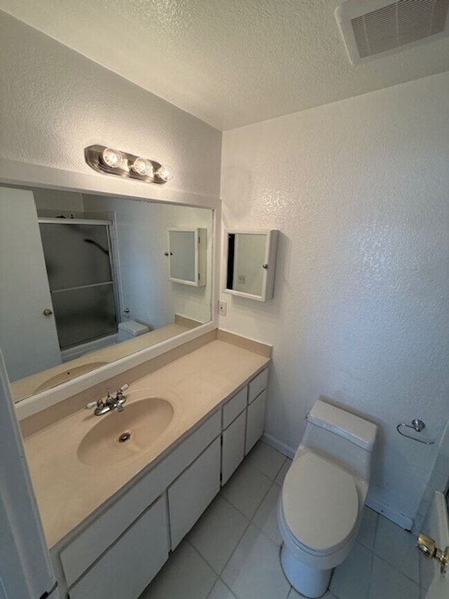 Building Photo - 3 Bedroom, 2 Bath Home with large yard and courtyard near Lake Cunningham Park...available now!