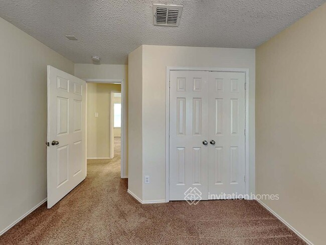 Building Photo - 2703 Magnolia Ln