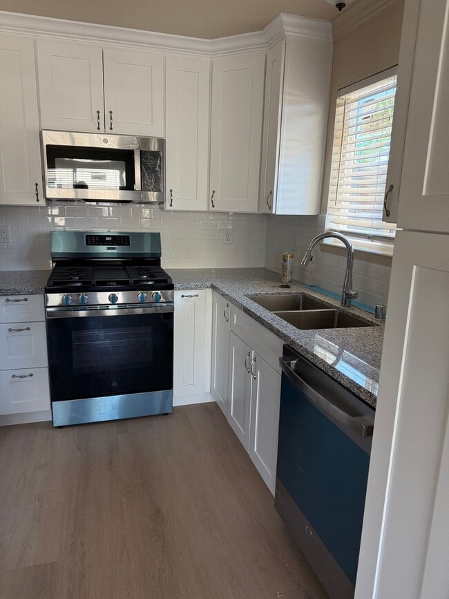 Building Photo - House for Rent