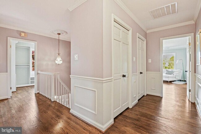 Building Photo - 1107 Savile Ln