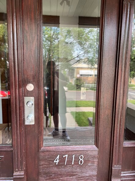 Building Photo - 4718 N Laramie Ave