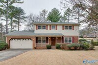 Building Photo - 2700 Briarwood Dr SE