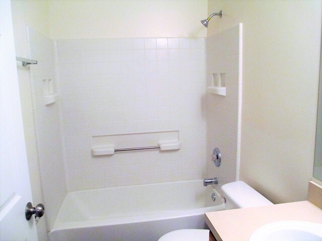 Building Photo - 4043 Pebble Brooke Circle South