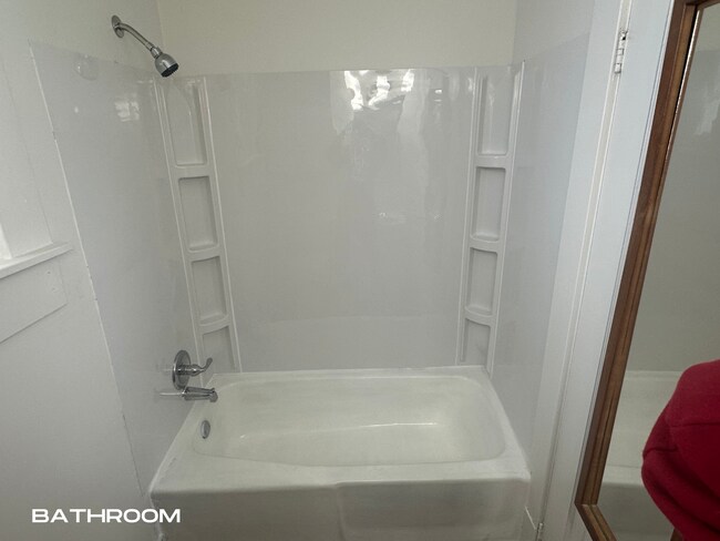 Building Photo - 1904