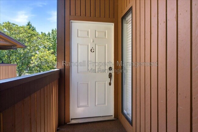 Building Photo - 6871 Countrywoods Cir