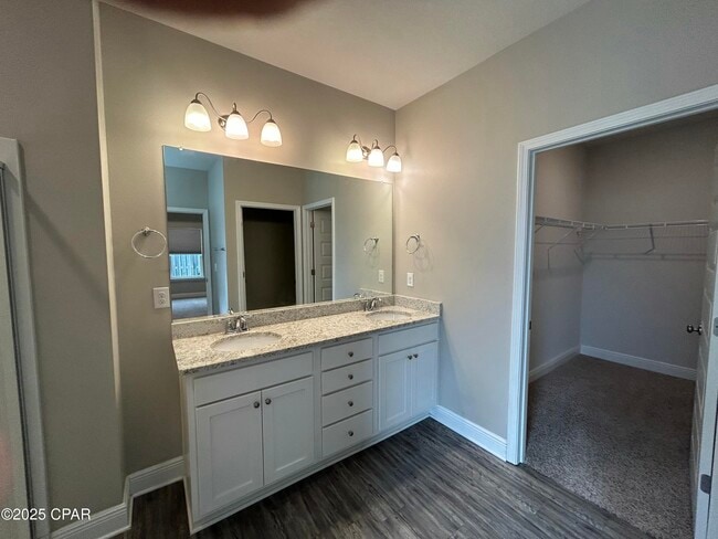 Building Photo - 245 Villa Bay Dr