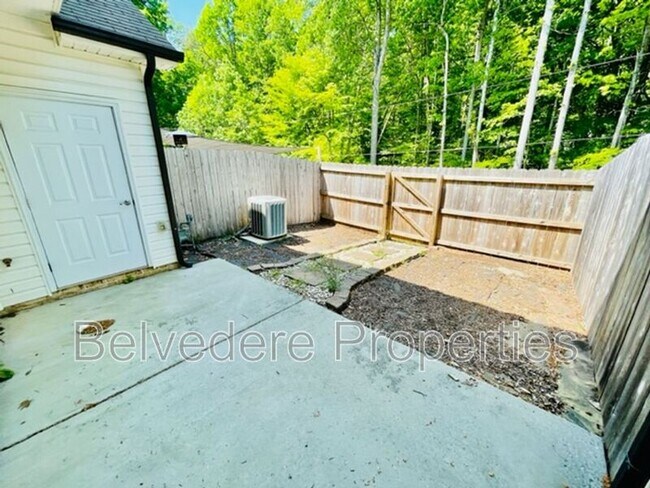 Building Photo - 67 Rhododendron Dr