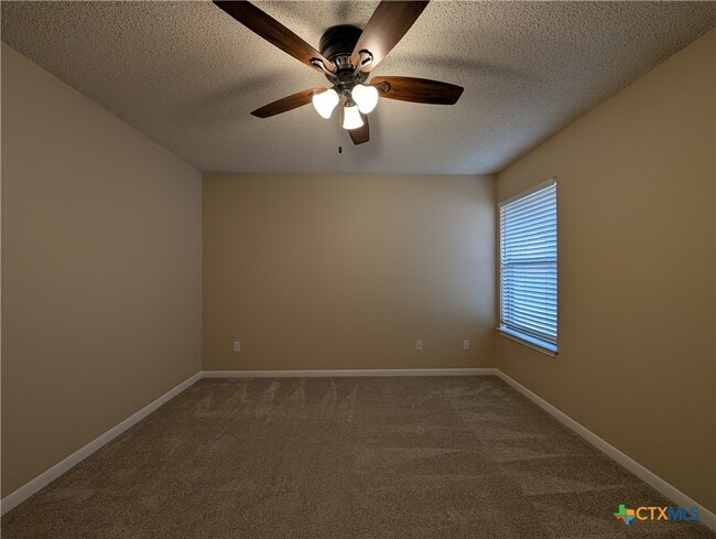 Building Photo - 1666 Lantana Cir