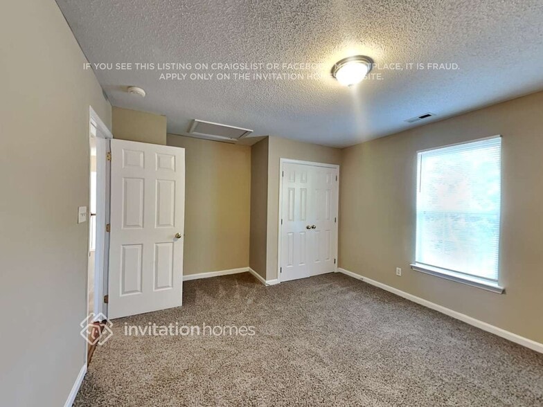 Building Photo - 10600 Northwoods Forest Dr