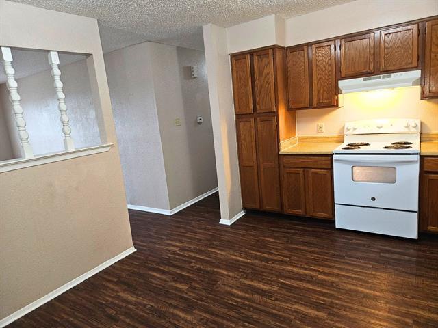 Building Photo - 6321 Richland Plaza Dr D