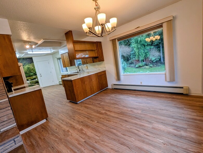 diningroom also makes a great office with 2 large windows - 2575 Yew Street Rd