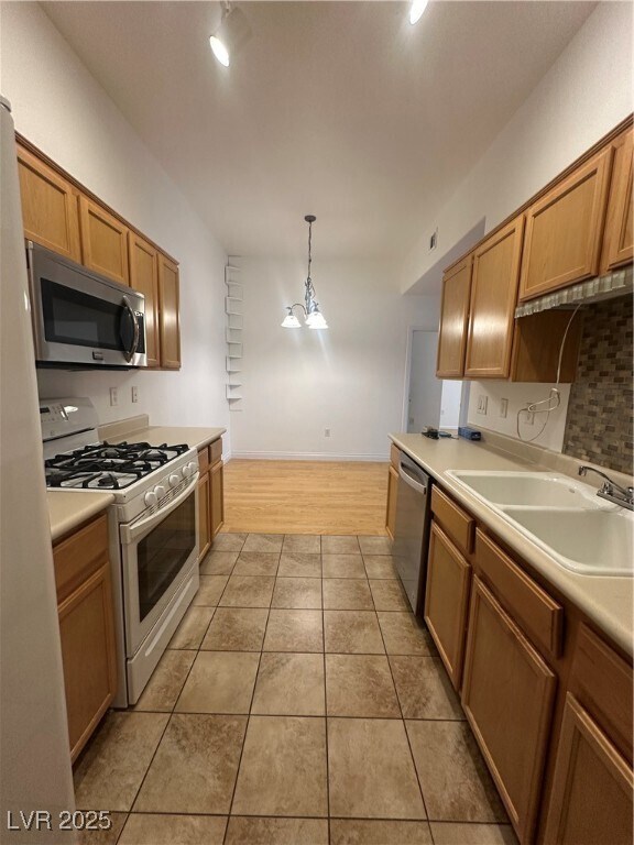 Building Photo - 3395 Cactus Shadow St