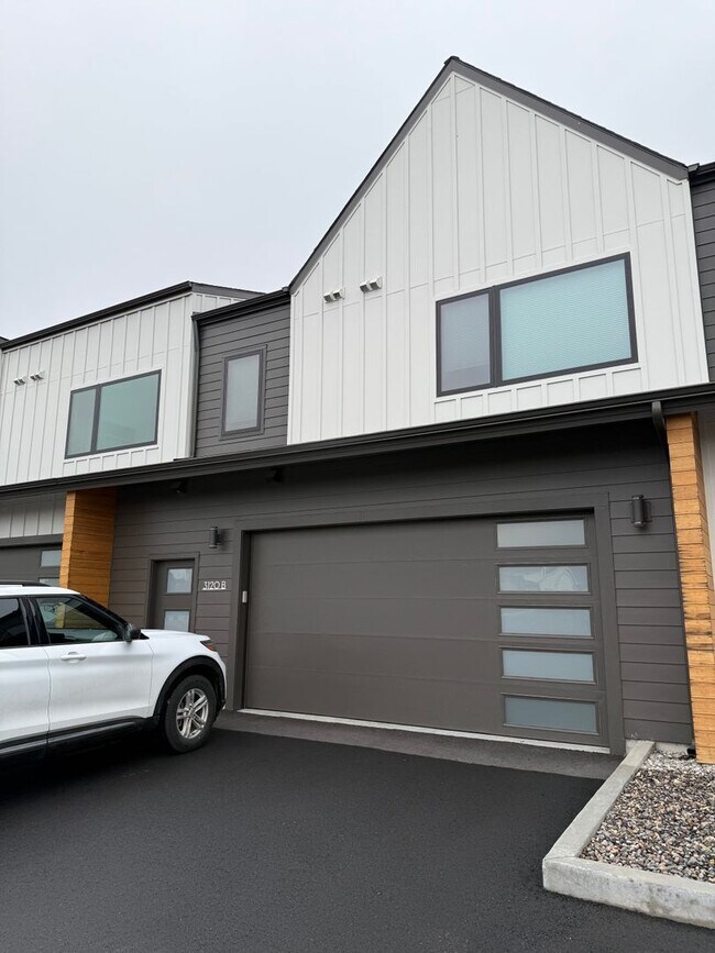 Building Photo - Beautiful 3 Bedroom 2.5 Bath in Autumn Grove