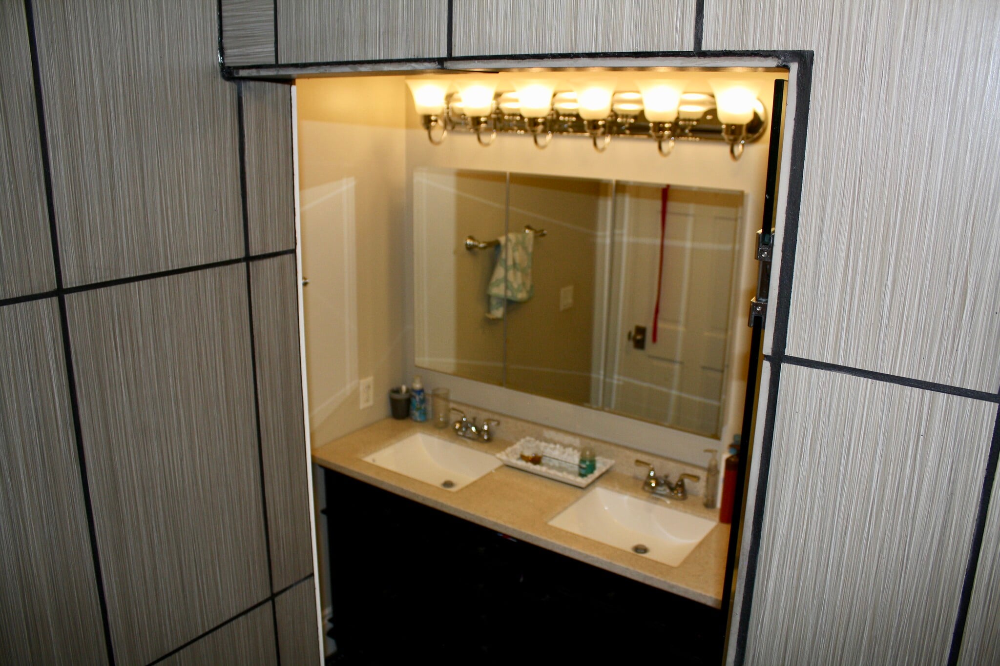 Primary Bathroom - 1542 Gaylord St
