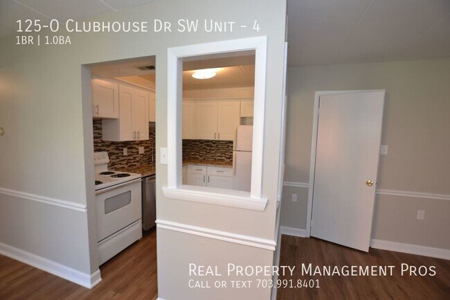 Building Photo - 125-O Clubhouse Dr SW Unit-4
