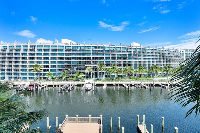 Building Photo - 3001 NE 185th St