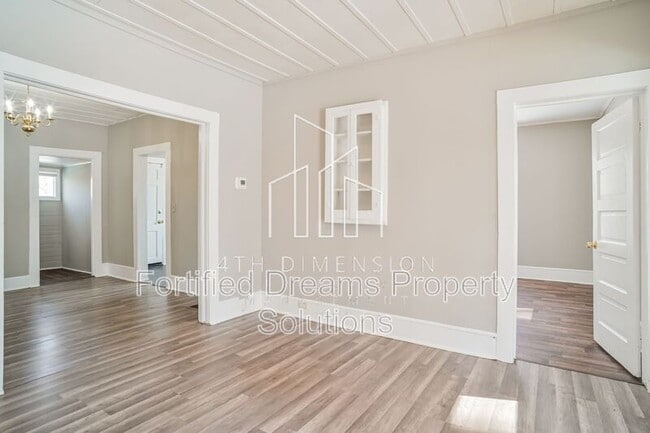 Building Photo - 1505 Gholson Ave S East