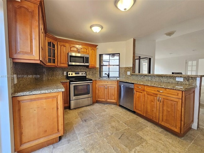 Building Photo - 15075 SW 49th Ln