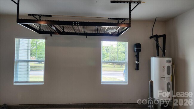 Building Photo - 14320 Moss Rd