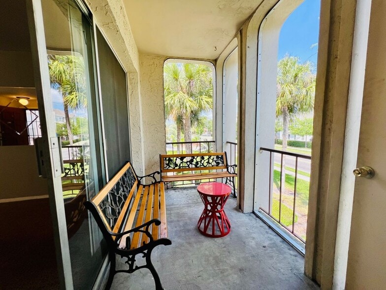 Building Photo - 506 Orange Dr